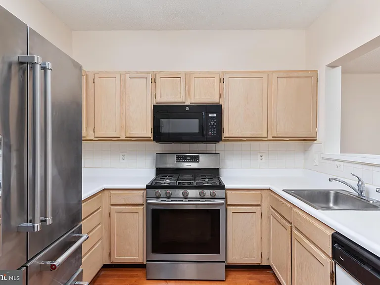 1705 Lake Shore Crest Dr #25 — Photo 7