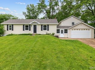 11304 De Runtz Ave, Maryland Heights, MO 63043