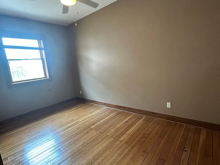 122 W Main St #D — Photo 5