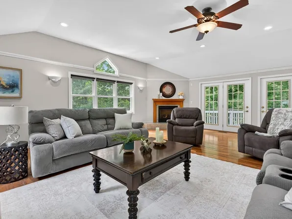 10 Mountain Rd, Brookline, NH 03033