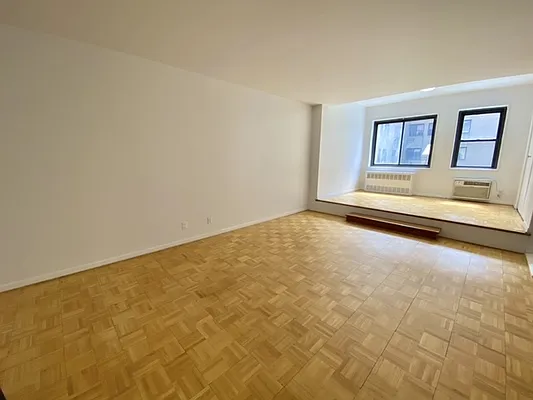 Rented by Compass | media 10