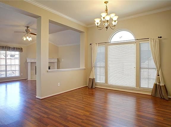 2nd image of 1633 Blackstone Dr