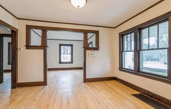 2 bed, 820 sqft, $2,700 — Photo 2