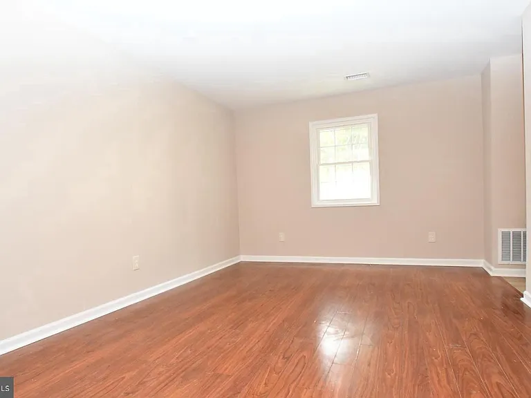 5104 Arrit Ct — Photo 5