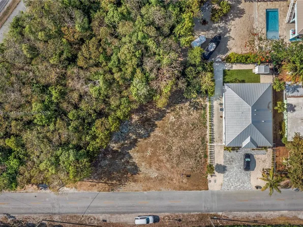 2 S Andros Rd, Key Largo, FL 33037