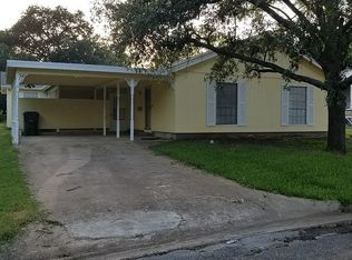 253 S Madison St, Giddings, TX 78942