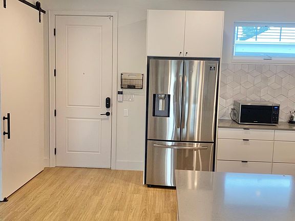 2nd image of 2709 E 5th St Unit 1305