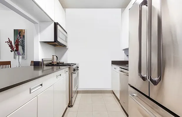 Rented by AVENUE 8 INC | media 5