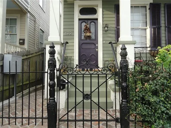 622 1st St, New Orleans, LA 70130