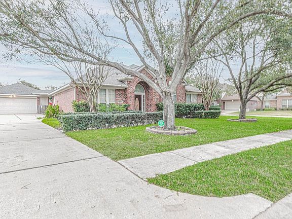 2nd image of 7923 Split Cypress Ln