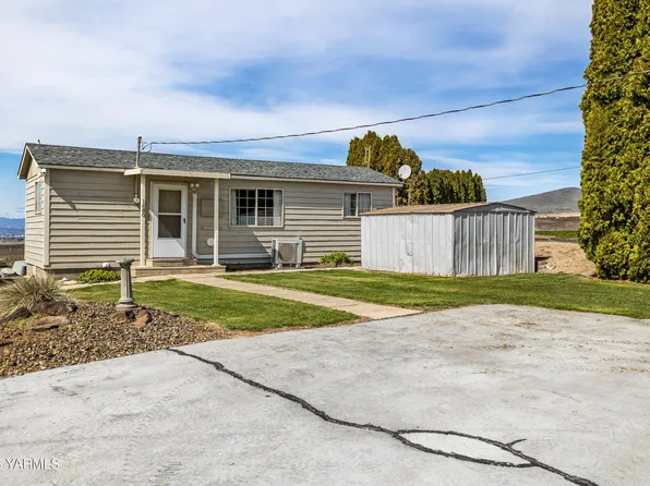 1680 Saint Hilaire Rd, Yakima, WA 98901