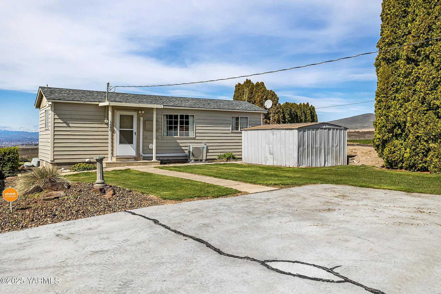 1680 Saint Hilaire Rd photo 1
