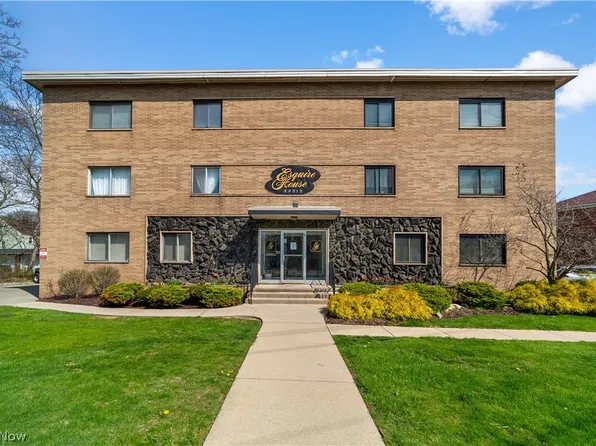 20312 Lorain Rd, Cleveland, OH 44126