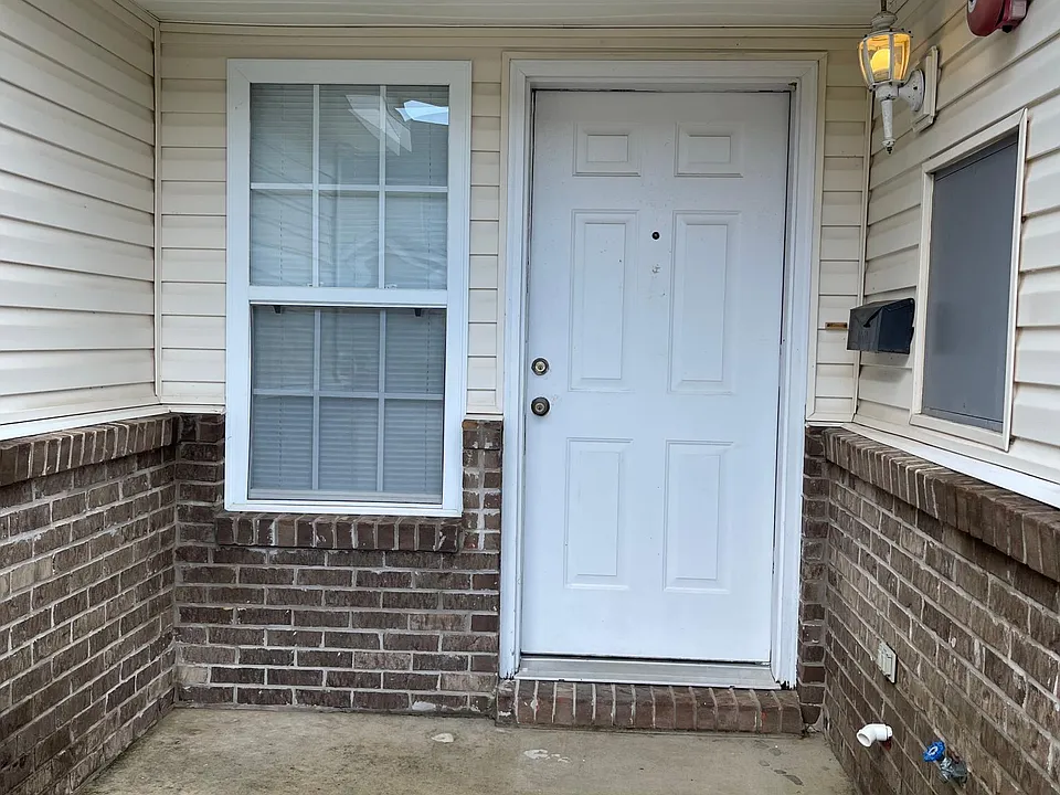 105 Corwin Dr #105