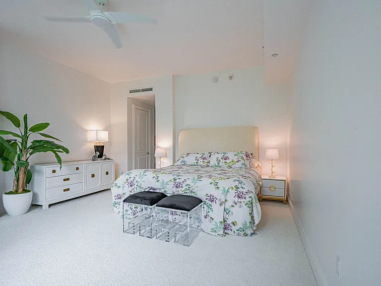 801 N Swim Club Dr #2B — Photo 34