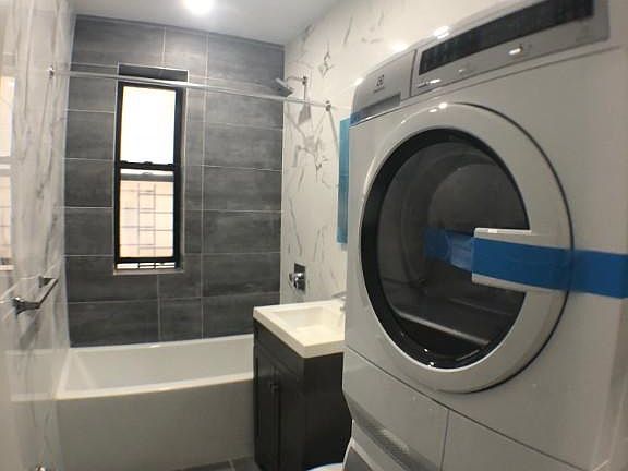 3rd image of 86 Fort Washington Ave APT 4F
