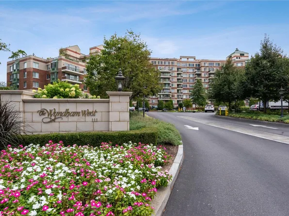 111 Cherry Valley Avenue #522, Garden City, NY 11530