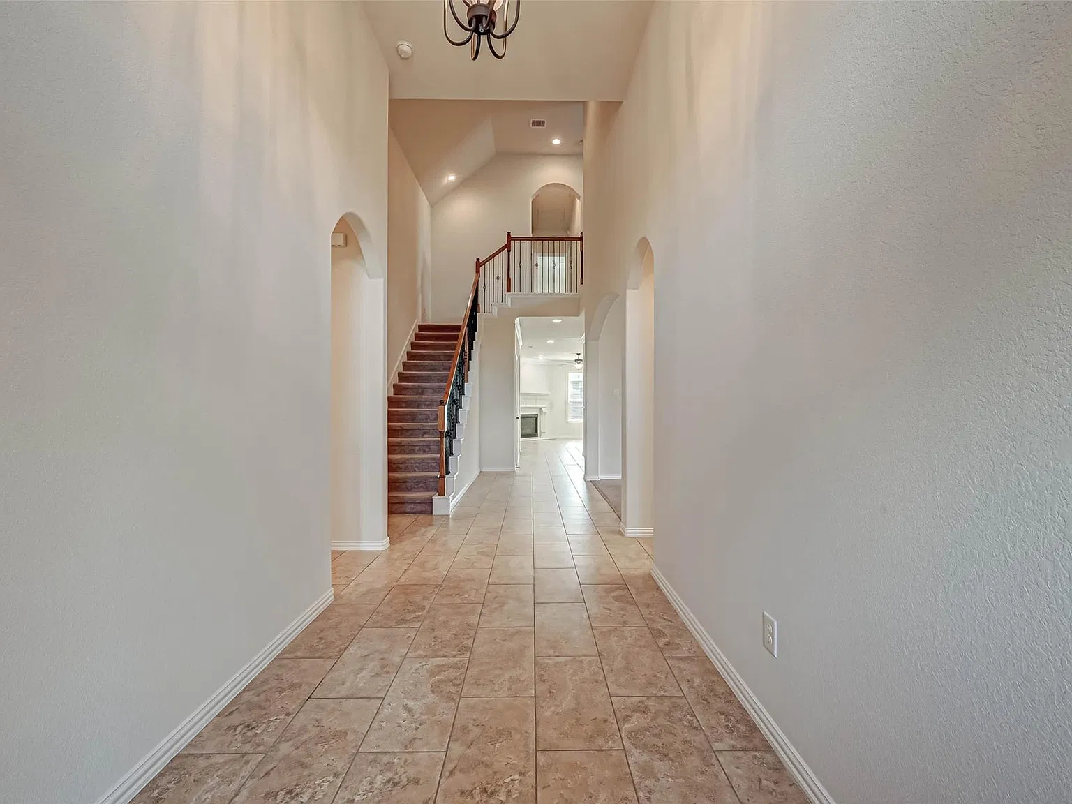 4 bed, 3.0 bath, 2746 sqft, $2,500 — Photo 4