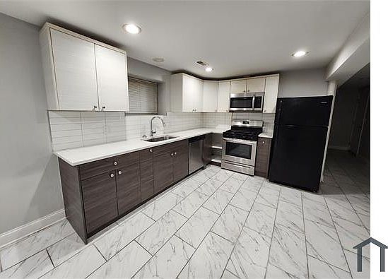 1st image of 7420 S Vernon Ave #G