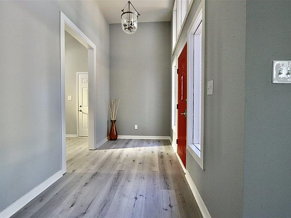 5th image of 4205 Chezarae Dr