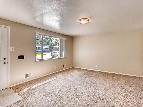 4th image of 2555 W Gunnison Dr