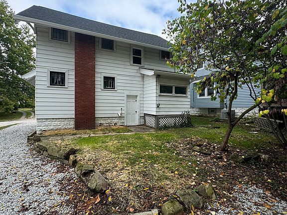 3rd image of 68 E Dartmore Ave