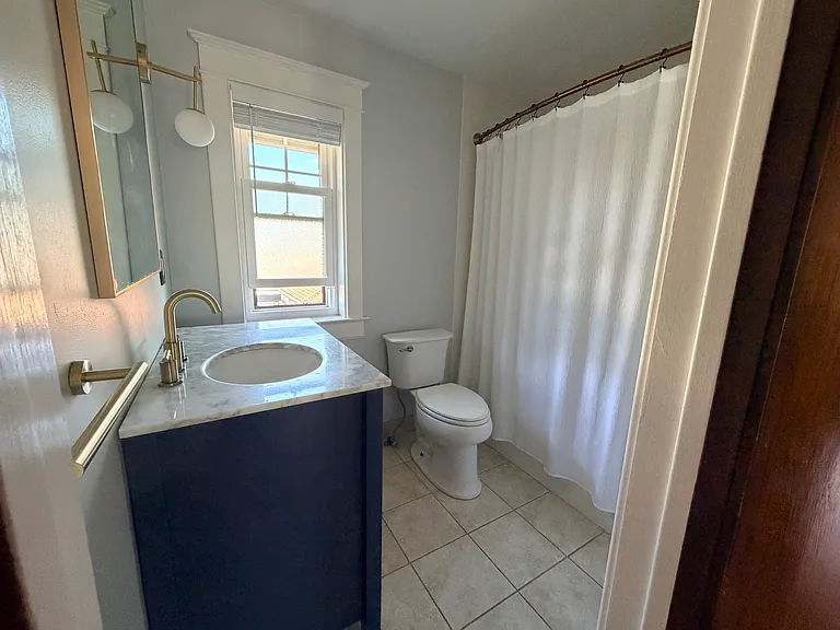 942 Harrison Ave — Photo 7