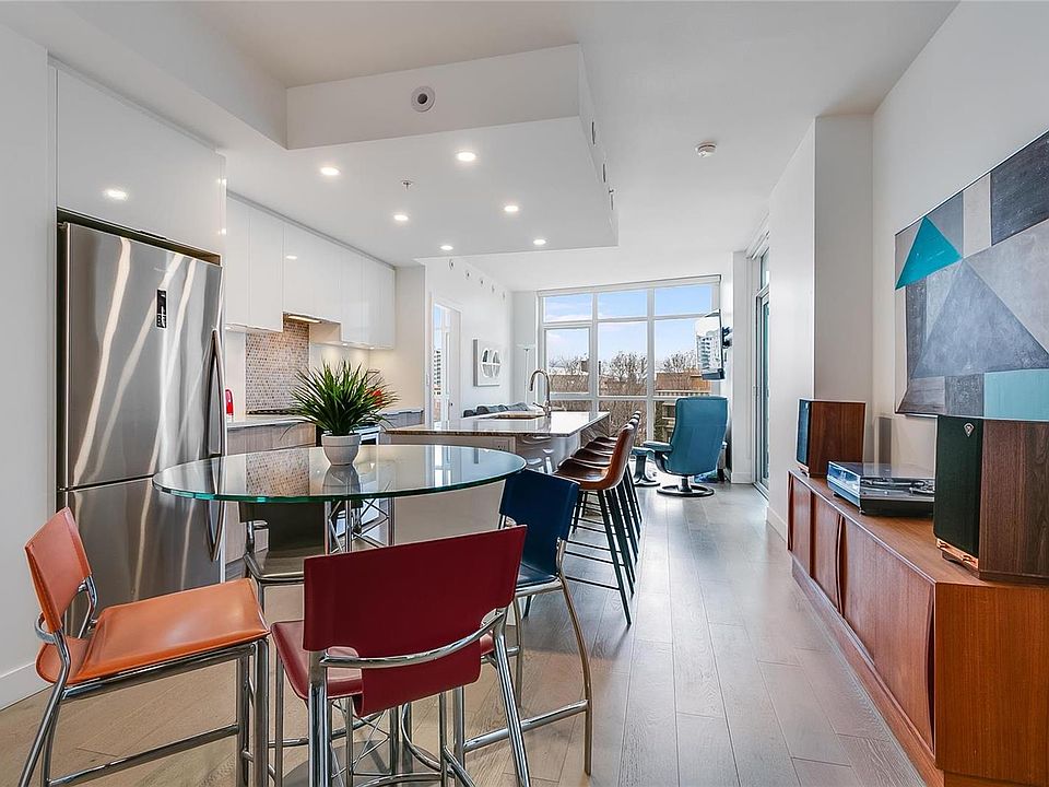 1st image of 1151 Sunset Dr #301