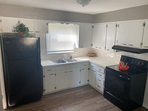 5th image of 603 E 105th St