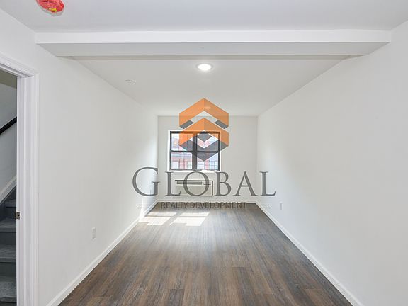 5th image of 811 Elsmere Pl #4A