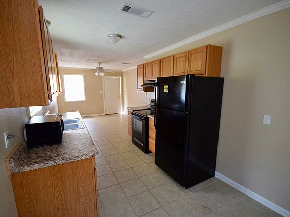 4th image of 132 Wilson St APT 1C
