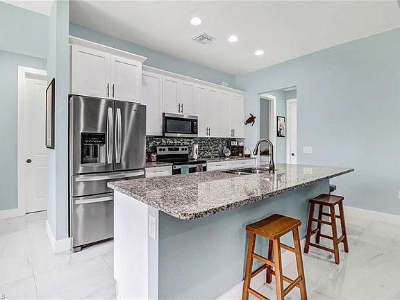 4th image of 813 Lake AVE