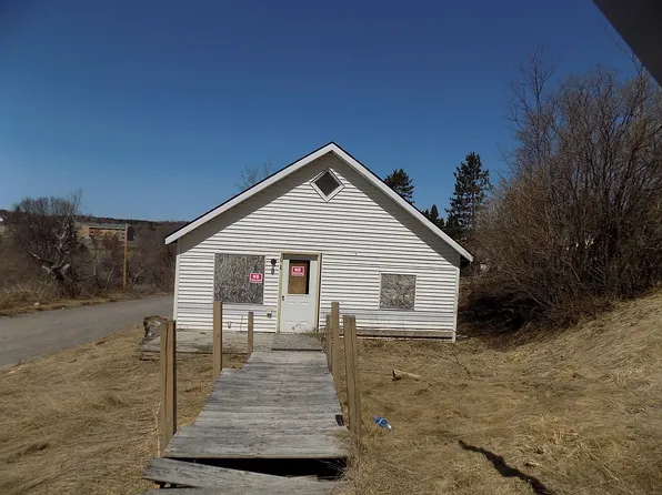 107 E Ross St, Iron River, MI 49935