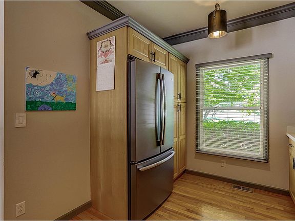 5th image of 5808 E 10th Ave