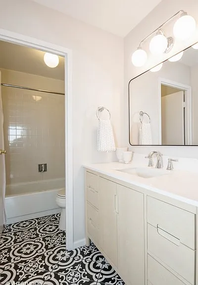 5320 N Sheridan Rd #1503 — Photo 14