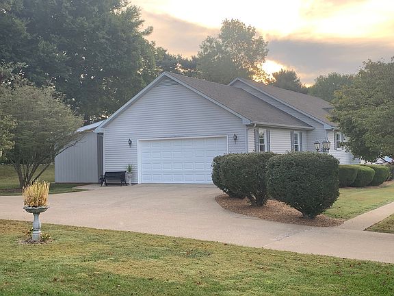 4th image of 301 Troon Dr