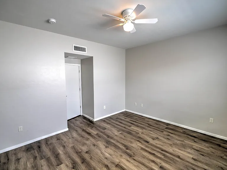 933 E Park Modern Dr — Photo 19