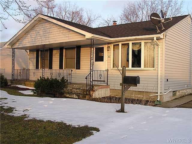 1st image of 61 Medina St