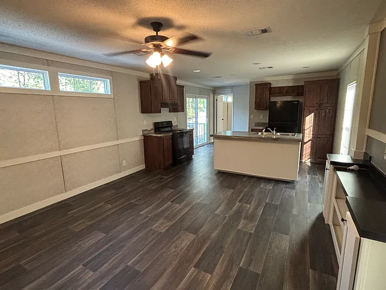 13015 Midvale Ave — Photo 3