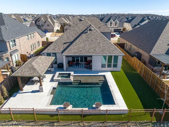 6913 Broomsedge Dr, Argyle, TX 76226