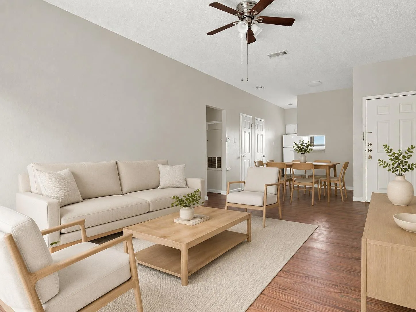 2 bed, 2.0 bath, 904 sqft, $1,300 — Photo 3