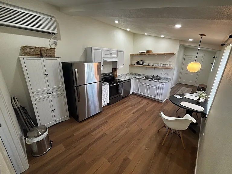 1277 Saddle Ridge Rd — Photo 3