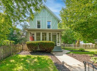 681 Lillie St, Elgin, IL 60120