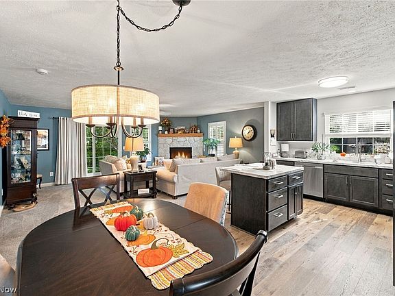 2nd image of 208 Lavender Ln