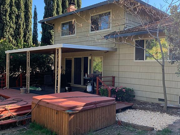 3rd image of 2633 Willowdale Dr