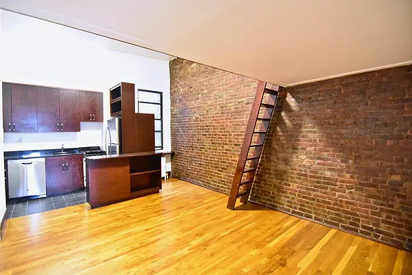 Rented by Bohemia Realty Group | media 19