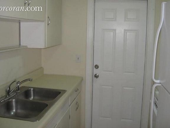 5th image of 731 N Federal Hwy APT 4