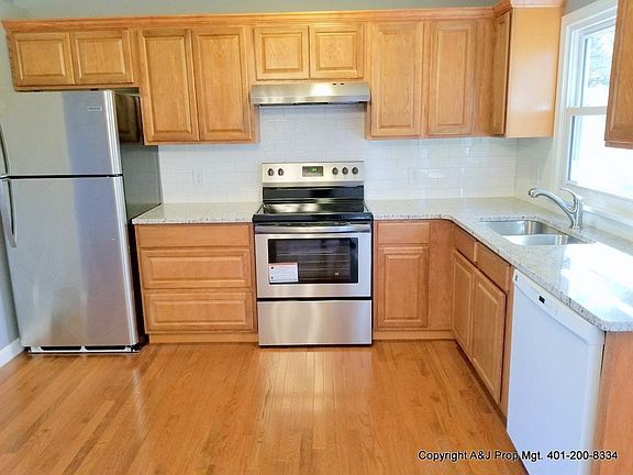 Granite Kitchen/Stainless