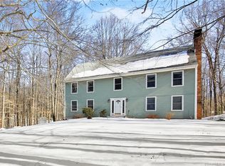 31 Greenbriar Rd, Oxford, CT 06478
