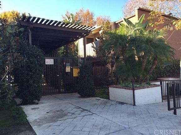 4th image of 18350 Hatteras St APT 233